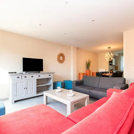 Spacious With Garden, Cleaning Included Holiday home Nieuwpoort