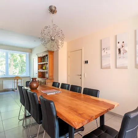 Spacious With Garden, Cleaning Included Holiday home *