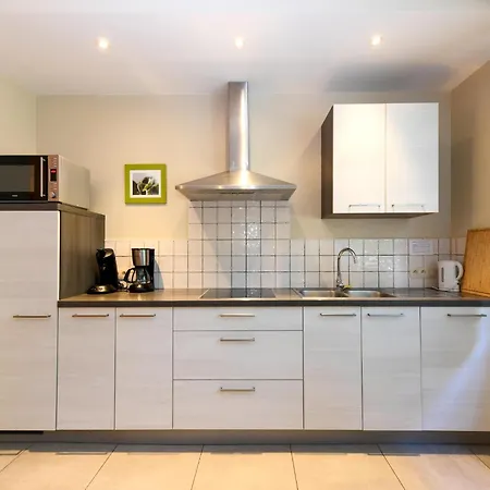 Spacious With Garden, Cleaning Included Holiday home *