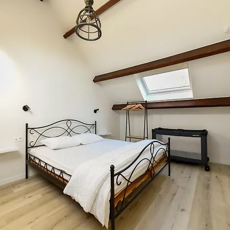 With Garden, Cleaning Included *